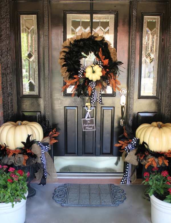 Porte en bois décoré pour Halloween 